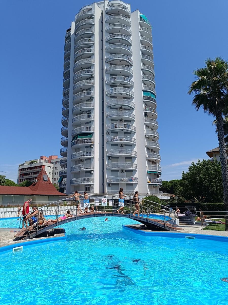 Ubytovanie v Lignane: Rez. Torre s bazénom, letná dovolenka Lignano Sabbiadoro